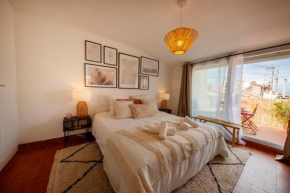 Vieil Antibes : beau duplex avec terrasse vue mer